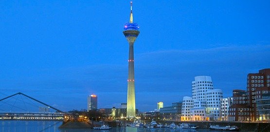 Düsseldorf Medienhafen (Bild: Gregor Ciecior/Wikipedia)