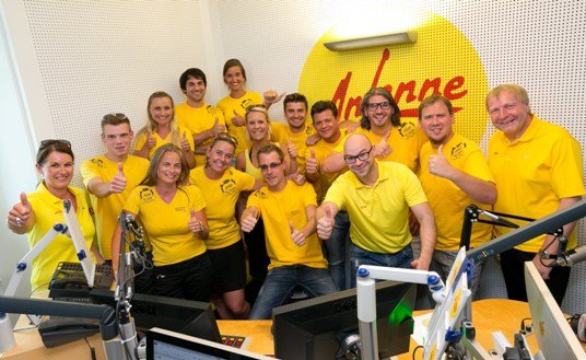 Das Team der Antenne Steiermark jubelt über Rekord Hörerstand (Bild: Antenne/Frankl)
