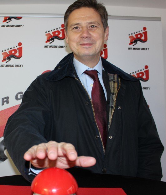 ENERGY-Außenstudio Freudenstadt, ENERGY-Geschäftsführer Matthias Spang drückt den roten Knopf. 