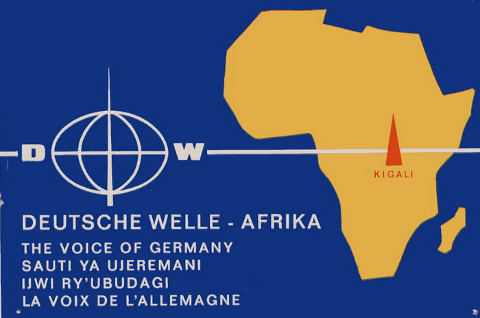 Postkarte der Deutschen Welle zur Inbetriebnahme des Senders Kigali.