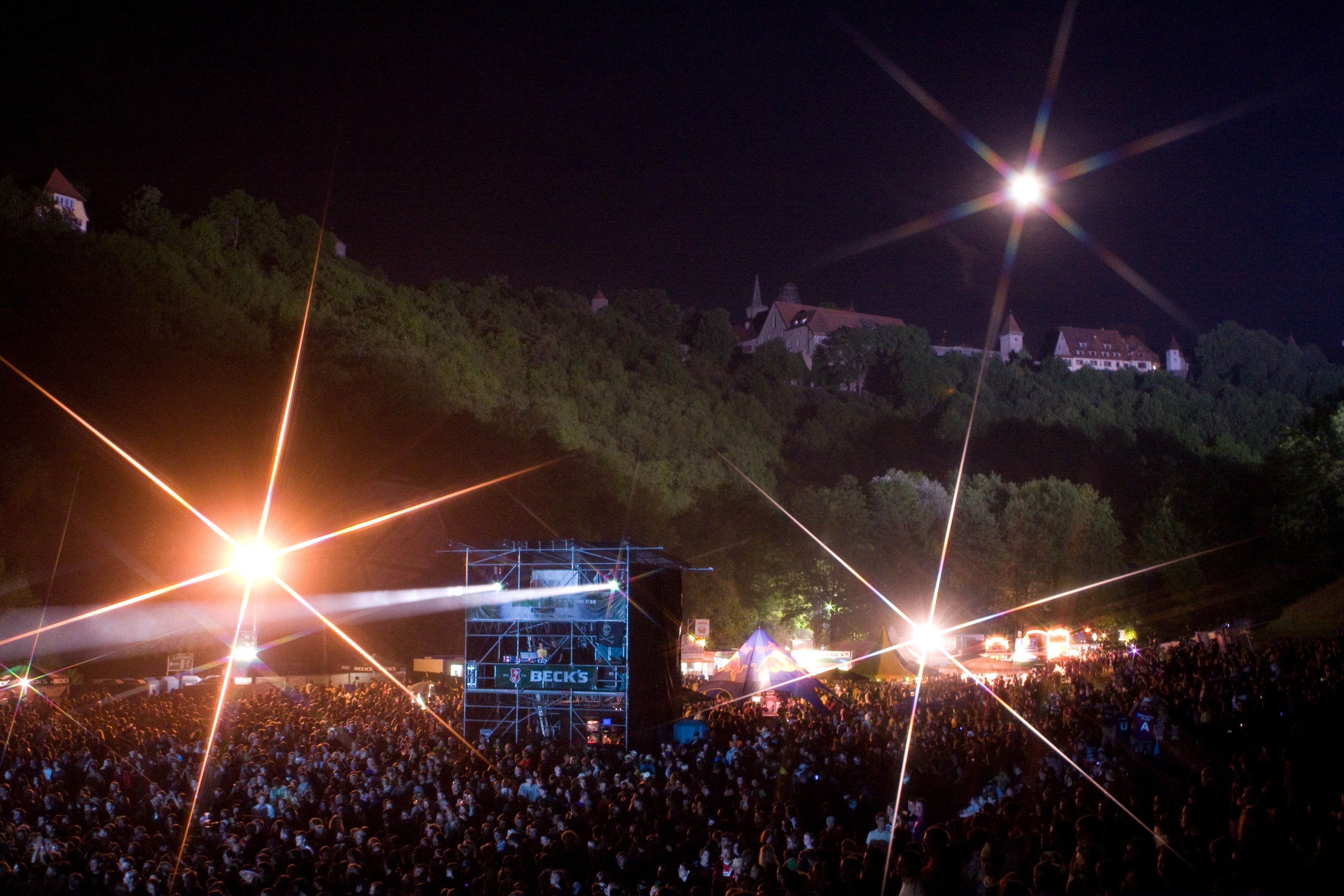 Das Taubertal-Festival bei Nacht. Foto: KARO Konzert-Agentur-Rothenburg