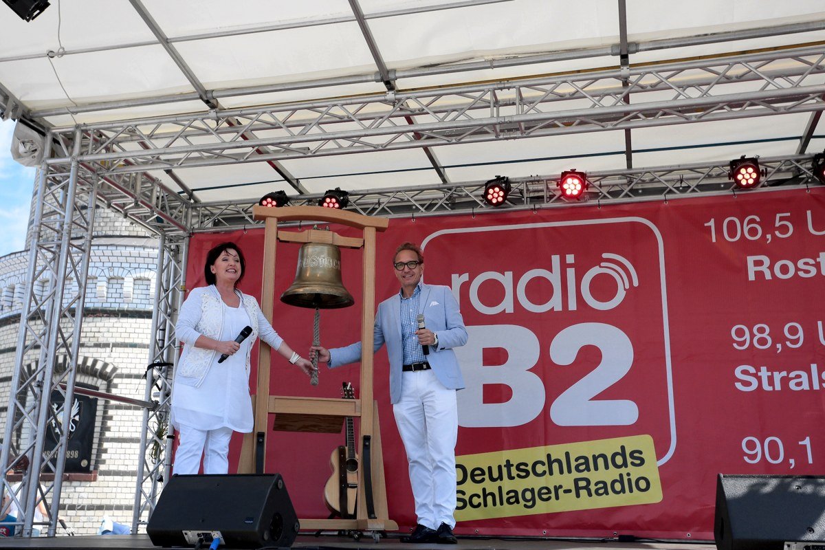 Sendestart radioB2 in MV Christian Roedel 1200