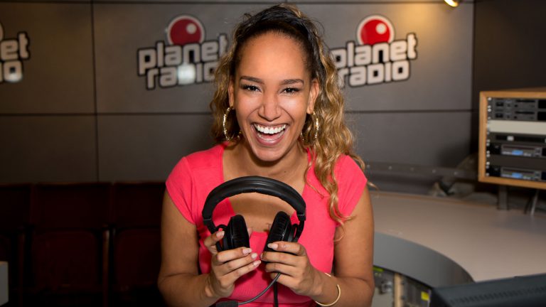 planet radio Moderatorin Aisha Studio 2