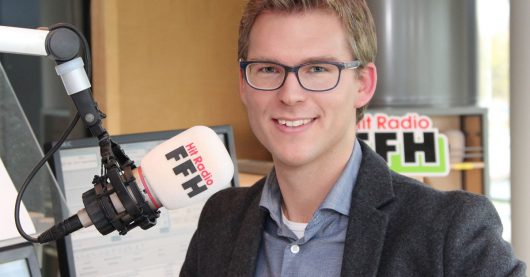 Patrik Baum (33) ist neuer Nachrichten- und Hessen-Chef bei HIT RADIO FFH. Foto: HIT RADIO FFH