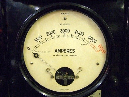 Antiker Stromzähler der English Electric Company Ltsd im London Transport Museumsdepot (Foto: © James Cridland)