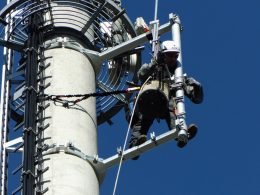 90vier-Antenne am Turm Ganderkesee wird installiert (BIld: ©90vier)