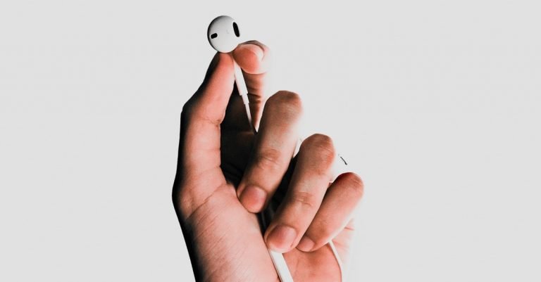 Podcast headphones inear apple (Bild: unsplash)