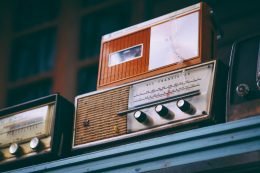 Radio alt Röhre Röhrenradio Vintage Empfangsgerät Regler Radiogerät