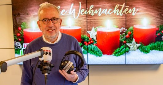 Hans-Dieter Hillmoth zu moderiert Heiligabend 2018 zum letzten Mal dieHessische Weihnacht (Bild: ©FFH)