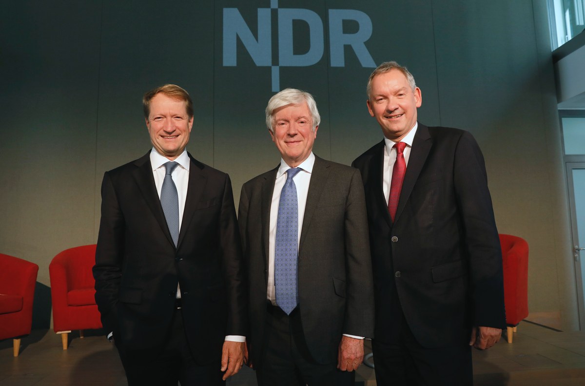 Ulrich Wilhelm, BBC Generaldirektor Tony Hall und NDR Intendant Lutz Marmor (Bild: ©NDR/Morris Mac Matzen)