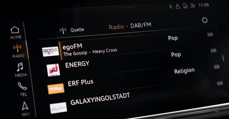 Audio etron hybrid radio fb
