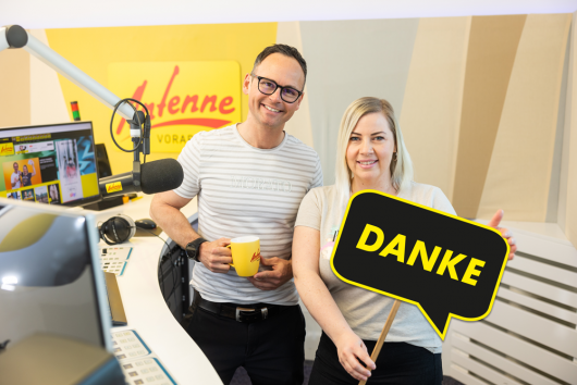 Sandra und Veithi vom ANTENNE-VORARLBERG-Frühstücksradio sagen DANKE