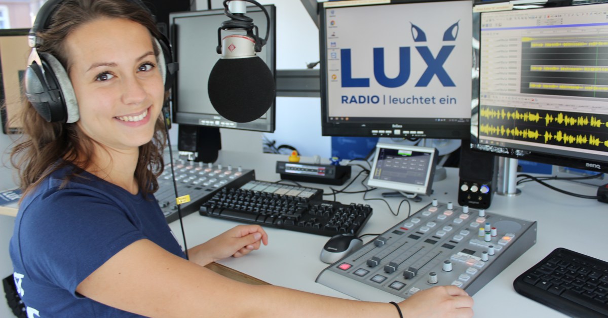 LUX Co-Moderatorin Magdalena Henkel (Bild: ©Sarah Maxen-Hörfunkschule Frankfurt)
