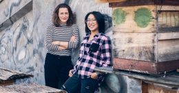 Jessica Liedtke und Shia Su im Wasteland Rebels Podcast (Bild: © COSMO Bremen / Daniela Buchholz)