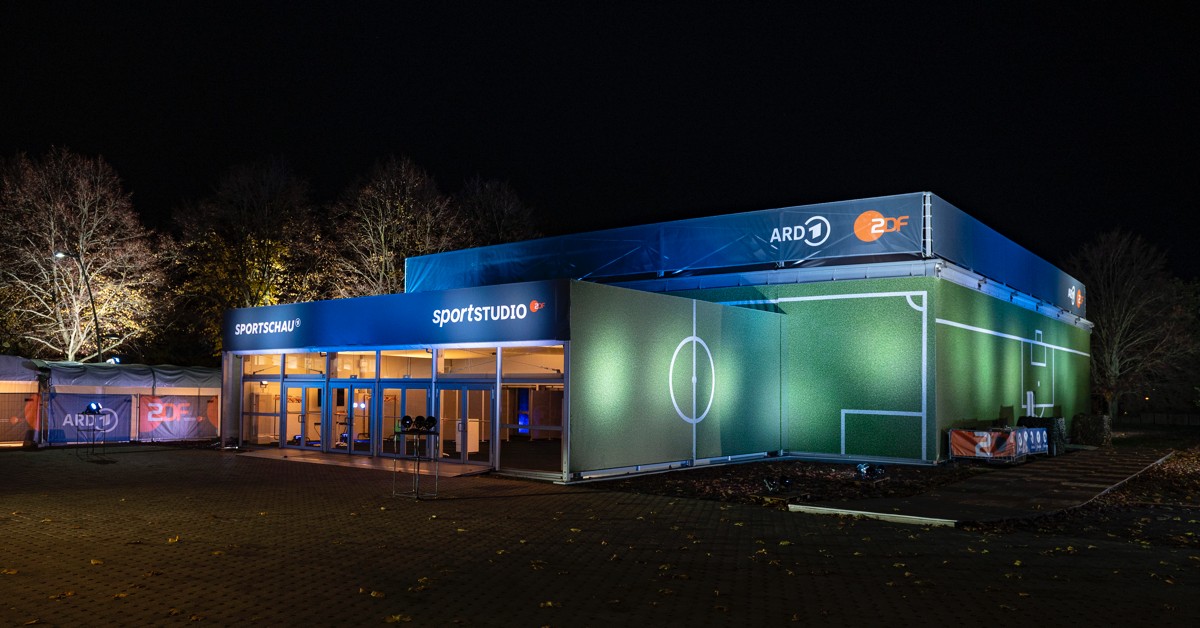 Fussball-WM-2022-Studio in Mainz (Bild: © SWR/Patricia Neligan)