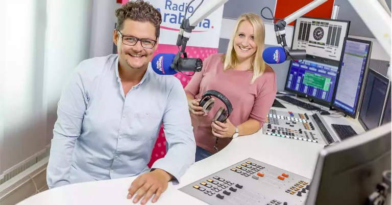Christian Huber und Anja Mikolajczyk moderieren Münchens meistgehörte Morgensendung bei Radio Arabella (Foto: )
